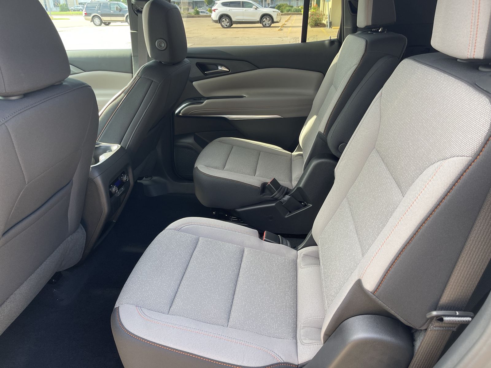 2026 Chevrolet Traverse photo 3