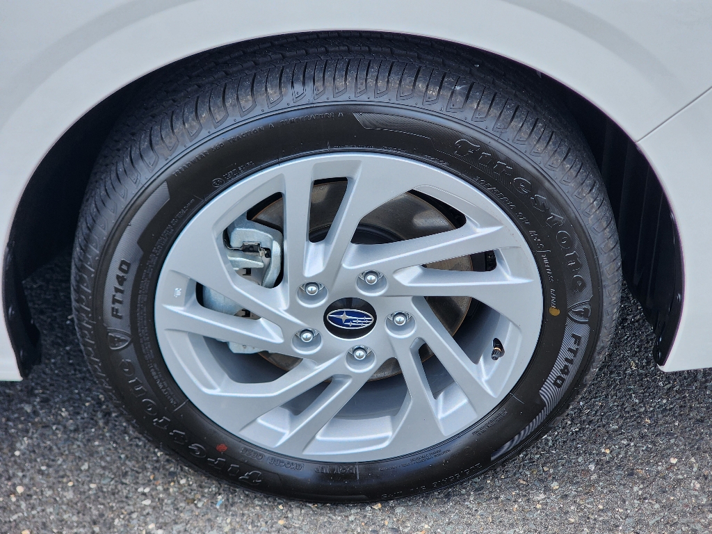 2025 Subaru Impreza Base photo 3