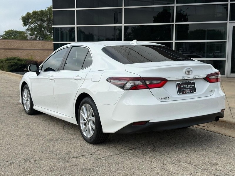 2023 Toyota Camry LE photo 4