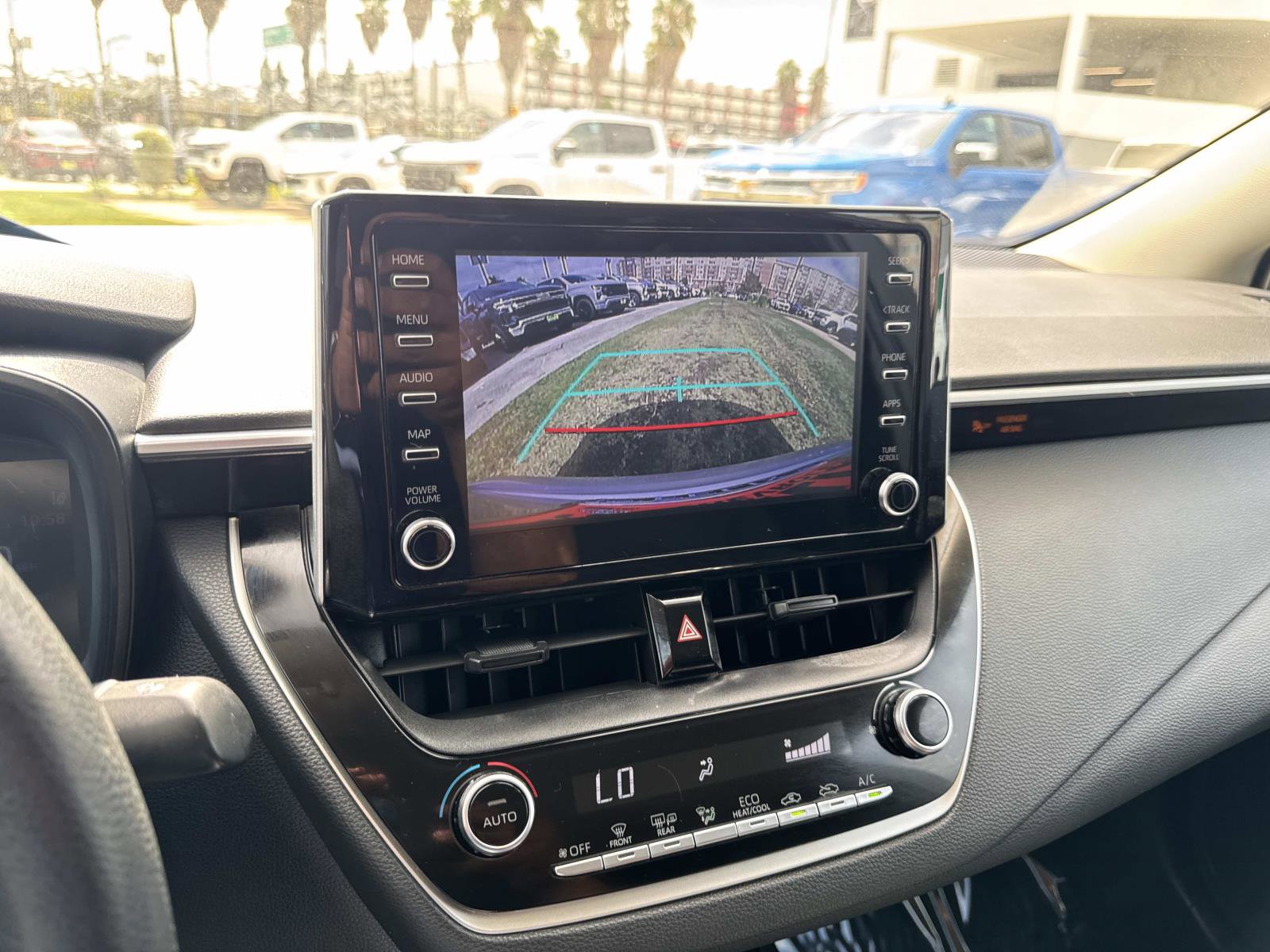 2020 Toyota Corolla LE photo 28