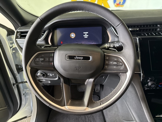 2025 Jeep Grand Cherokee Laredo X photo 4