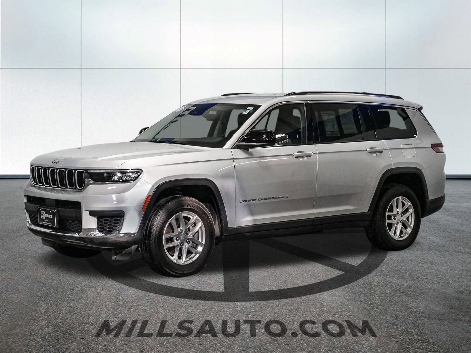 Used 2023 Jeep Grand Cherokee L Laredo with VIN 1C4RJKAG9P8829401 for sale in Baxter, Minnesota