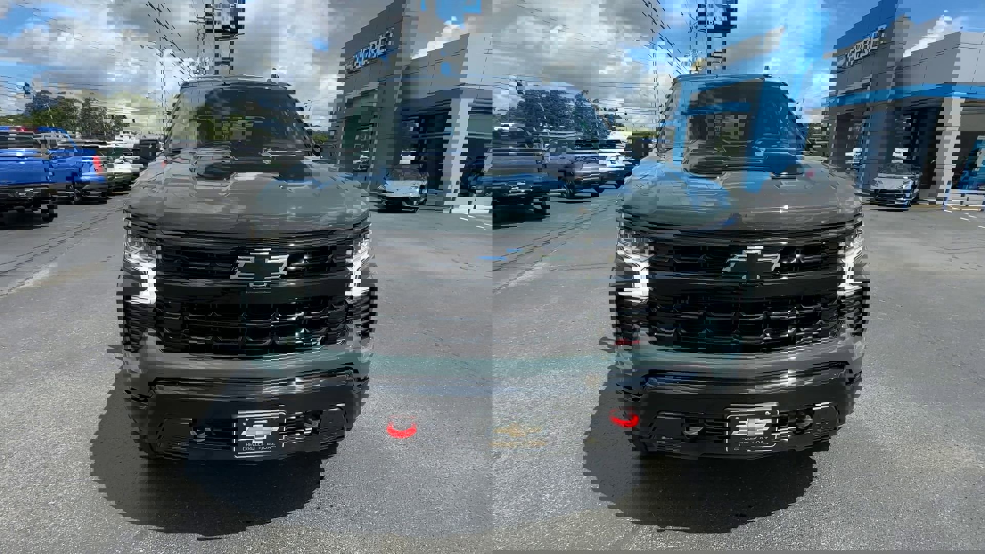 2025 Chevrolet Silverado 1500 LT Trail Boss photo 3