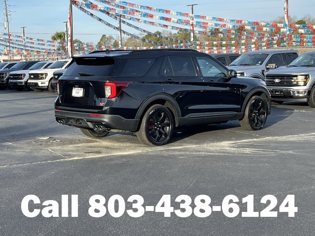 2022 Ford Explorer ST photo 3