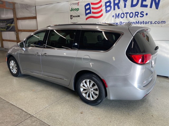 2019 Chrysler Pacifica Touring L photo 8