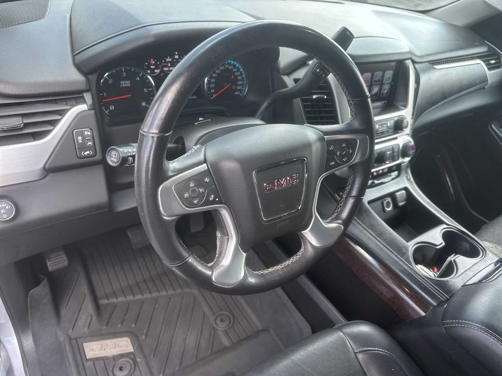 2017 Gmc Yukon SLT photo 11