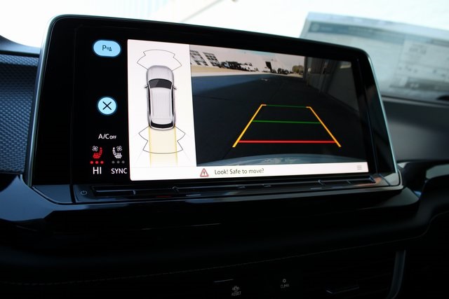 2026 Volkswagen Atlas Cross Sport SEL R-Line photo 3