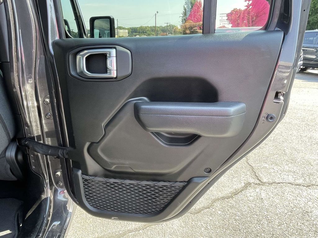 2024 Jeep Wrangler Sport S photo 17
