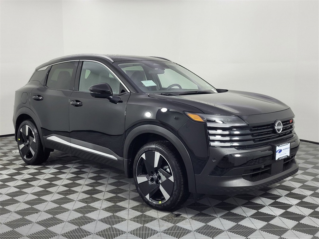 2025 Nissan Kicks SR photo 4