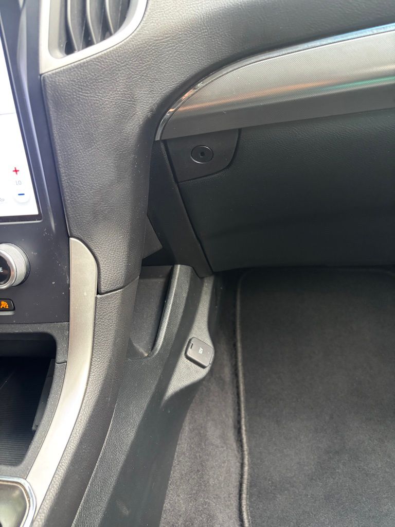 2022 Ford Edge SEL photo 13