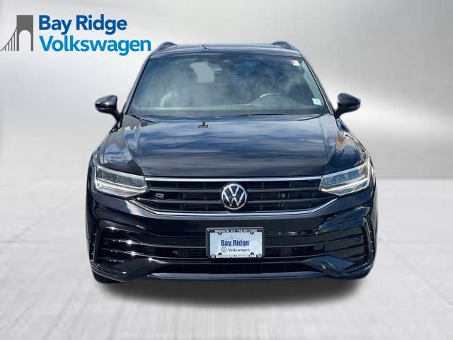 2024 Volkswagen Tiguan SE R-Line Black photo 2