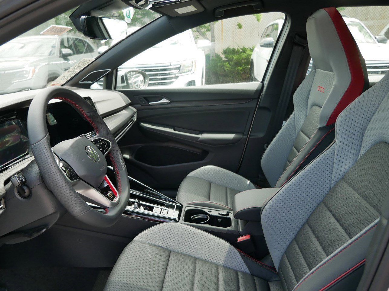 2024 Volkswagen Golf GTI Autobahn photo 4