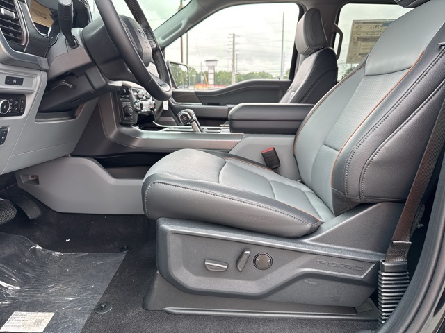 2025 Ford F-150 Lariat photo 25