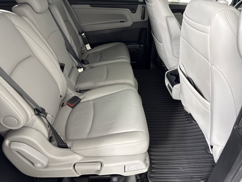 2023 Honda Odyssey Touring photo 12