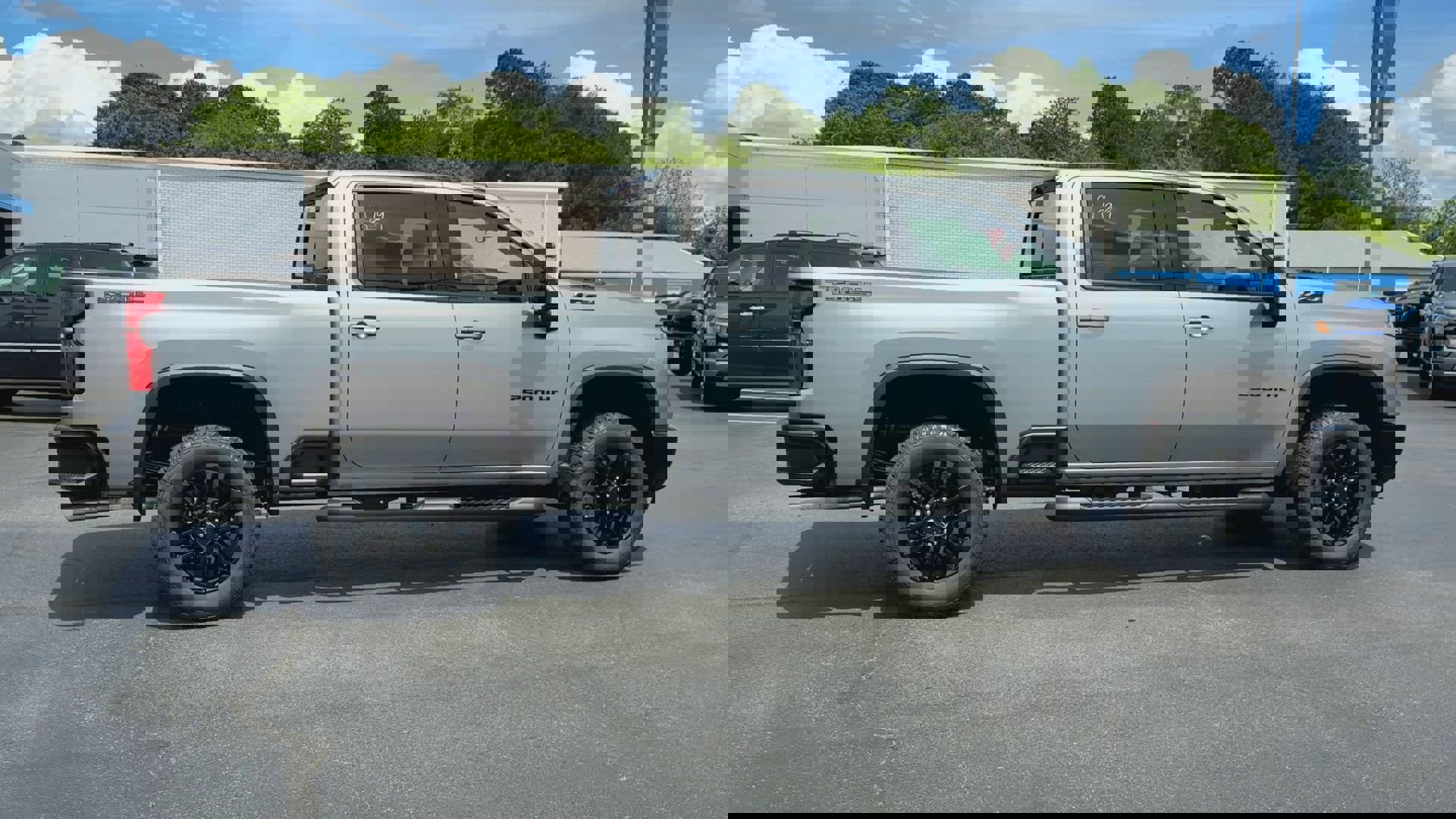 2025 Chevrolet Silverado 2500HD LTZ photo 8