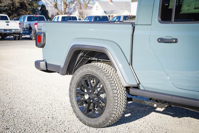 2025 Jeep Gladiator photo 6