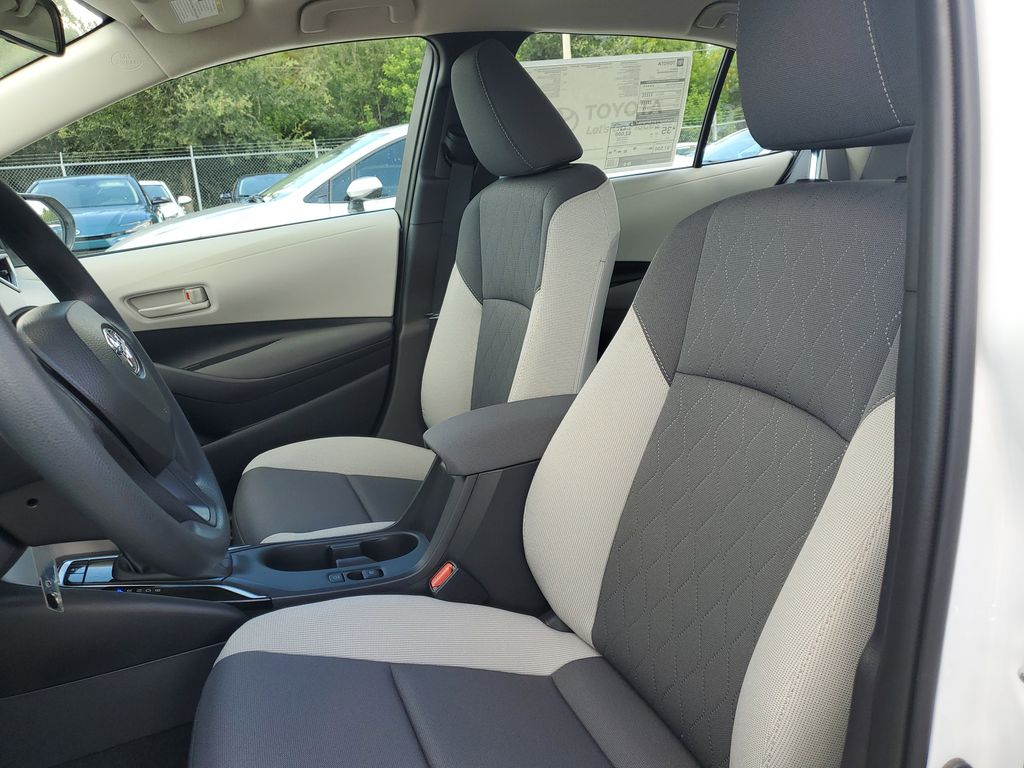 2025 Toyota Corolla LE photo 14