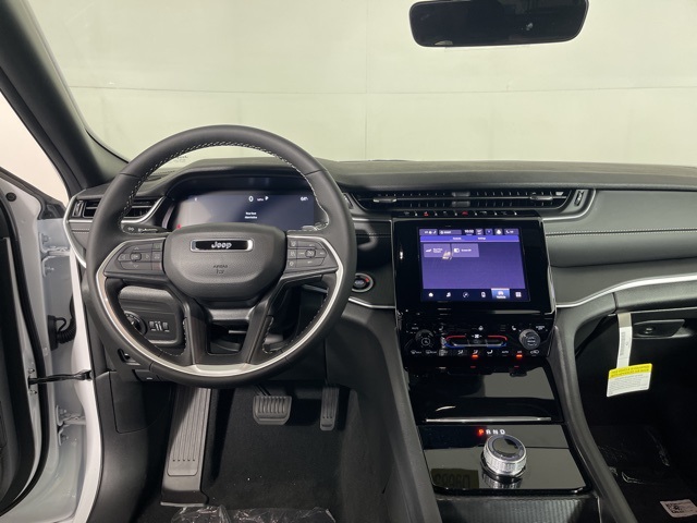 2025 Jeep Grand Cherokee Altitude X photo 17