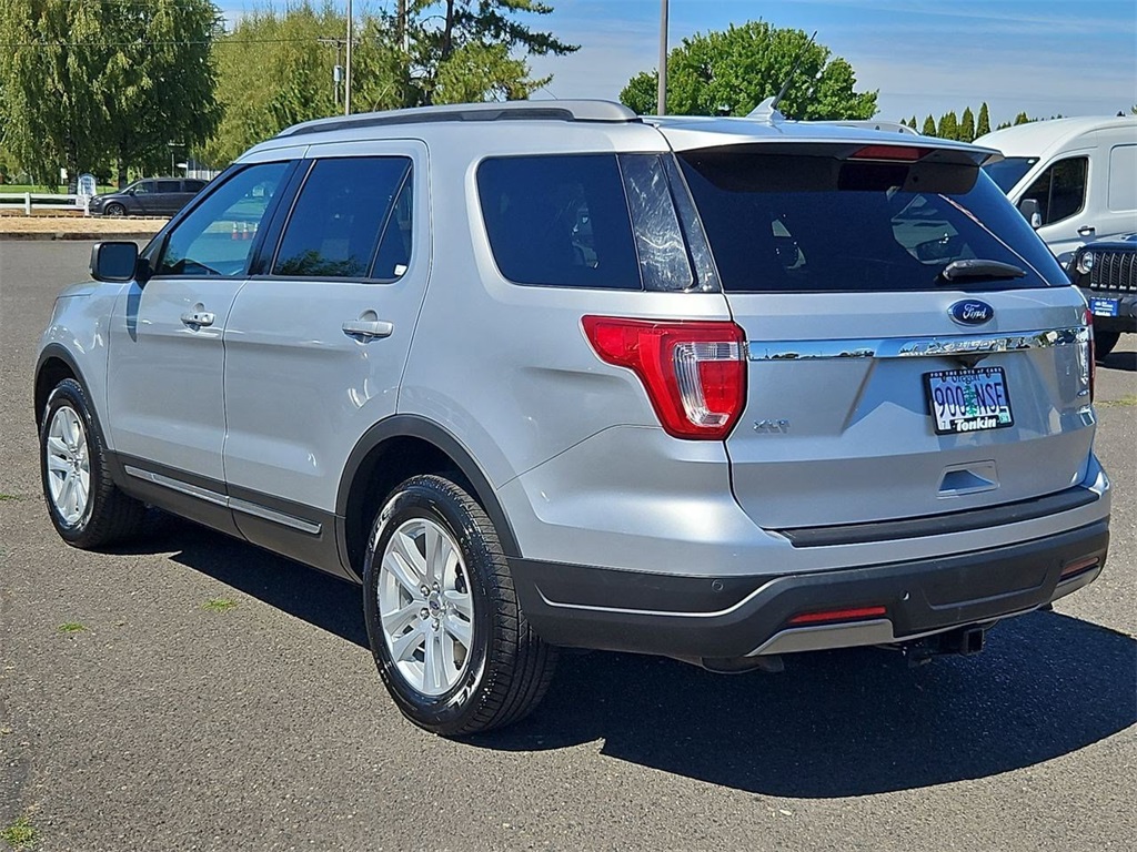 2019 Ford Explorer XLT photo 2