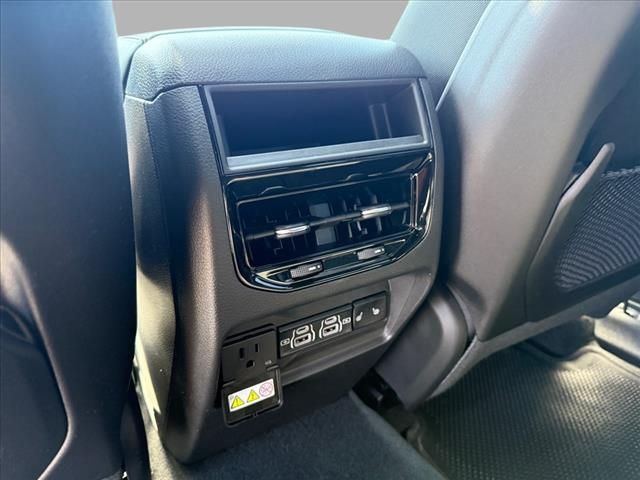 2025 Jeep Grand Cherokee Limited photo 21