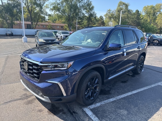 2025 Honda Pilot Touring photo 2