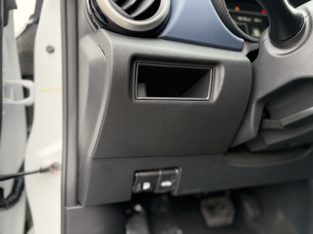 2025 Nissan Versa SV photo 14