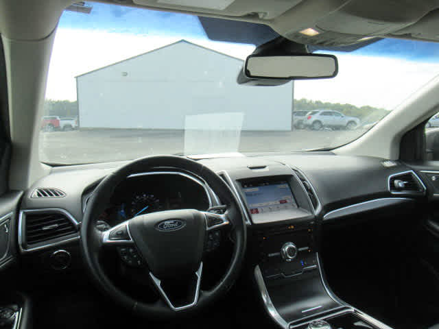2019 Ford Edge Titanium photo 4