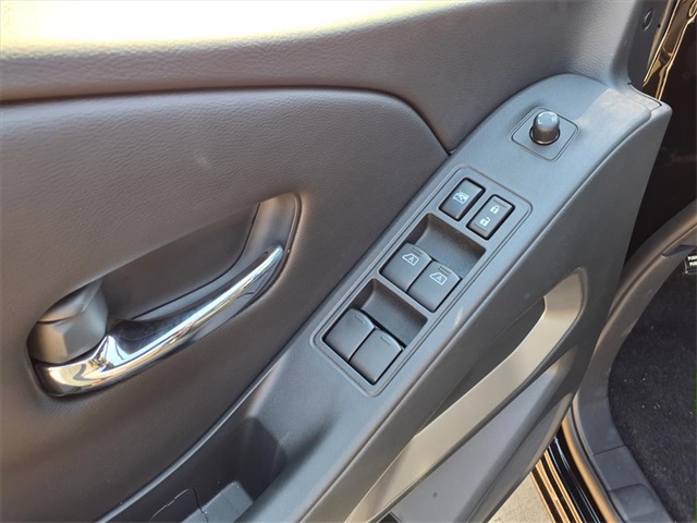 2026 Nissan Frontier Crew Cab SV photo 4