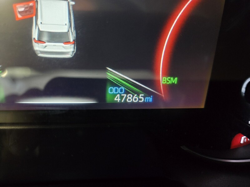 2023 Toyota RAV4 XLE photo 34