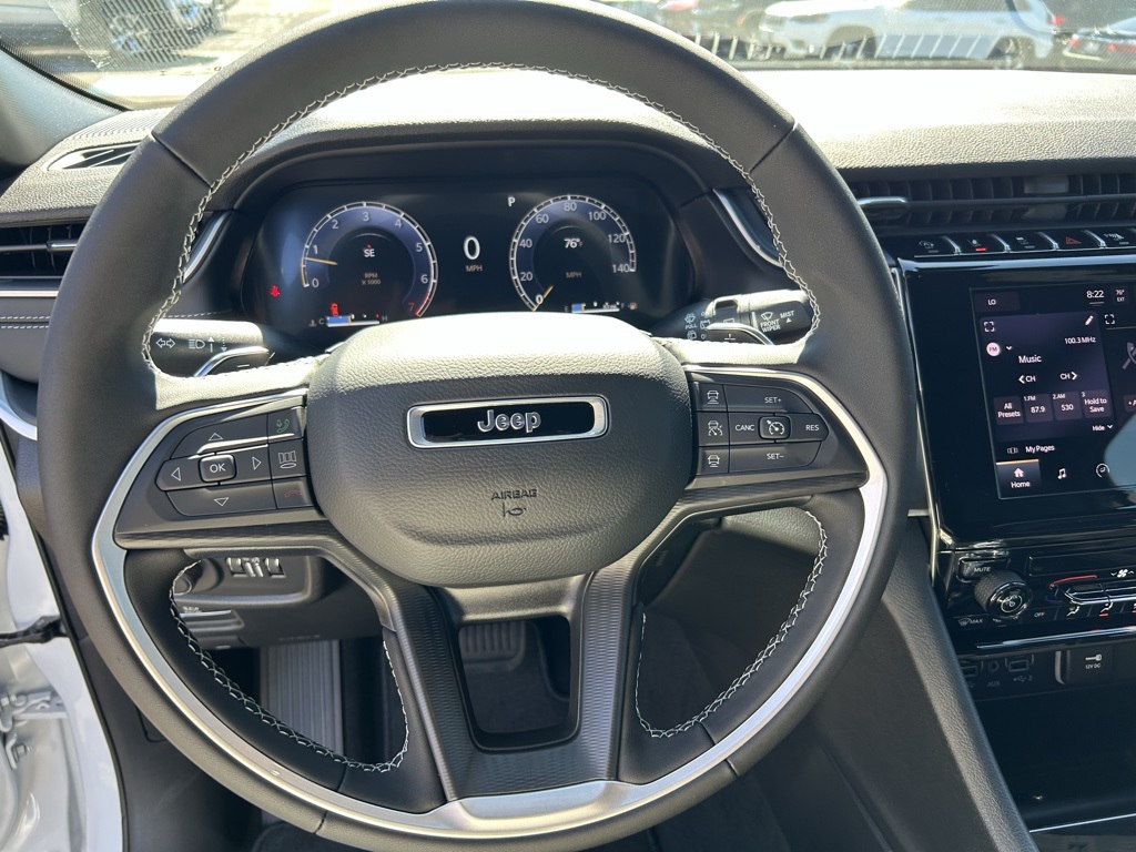 2025 Jeep Grand Cherokee Laredo X photo 13
