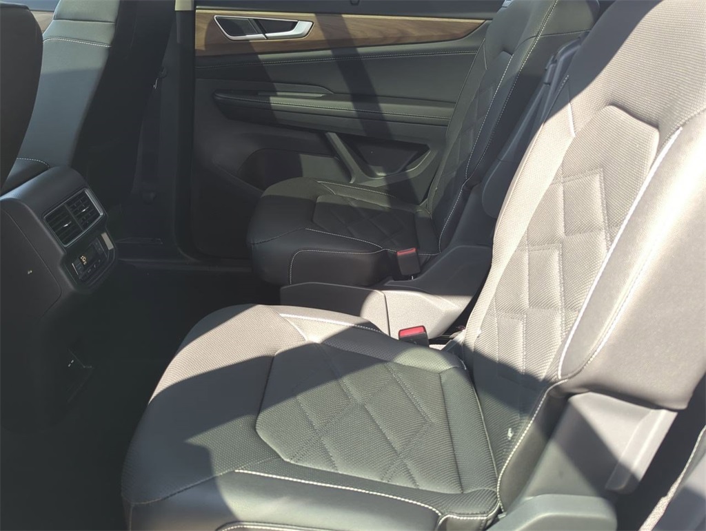 2026 Volkswagen Atlas SE Technology photo 21