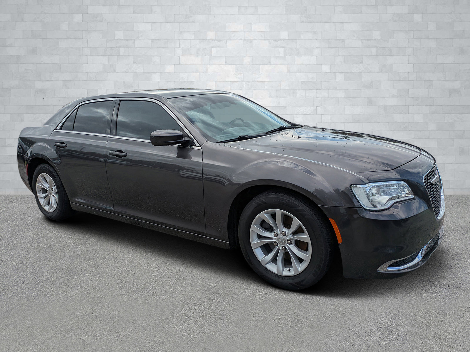 2015 Chrysler 300 Limited's photo