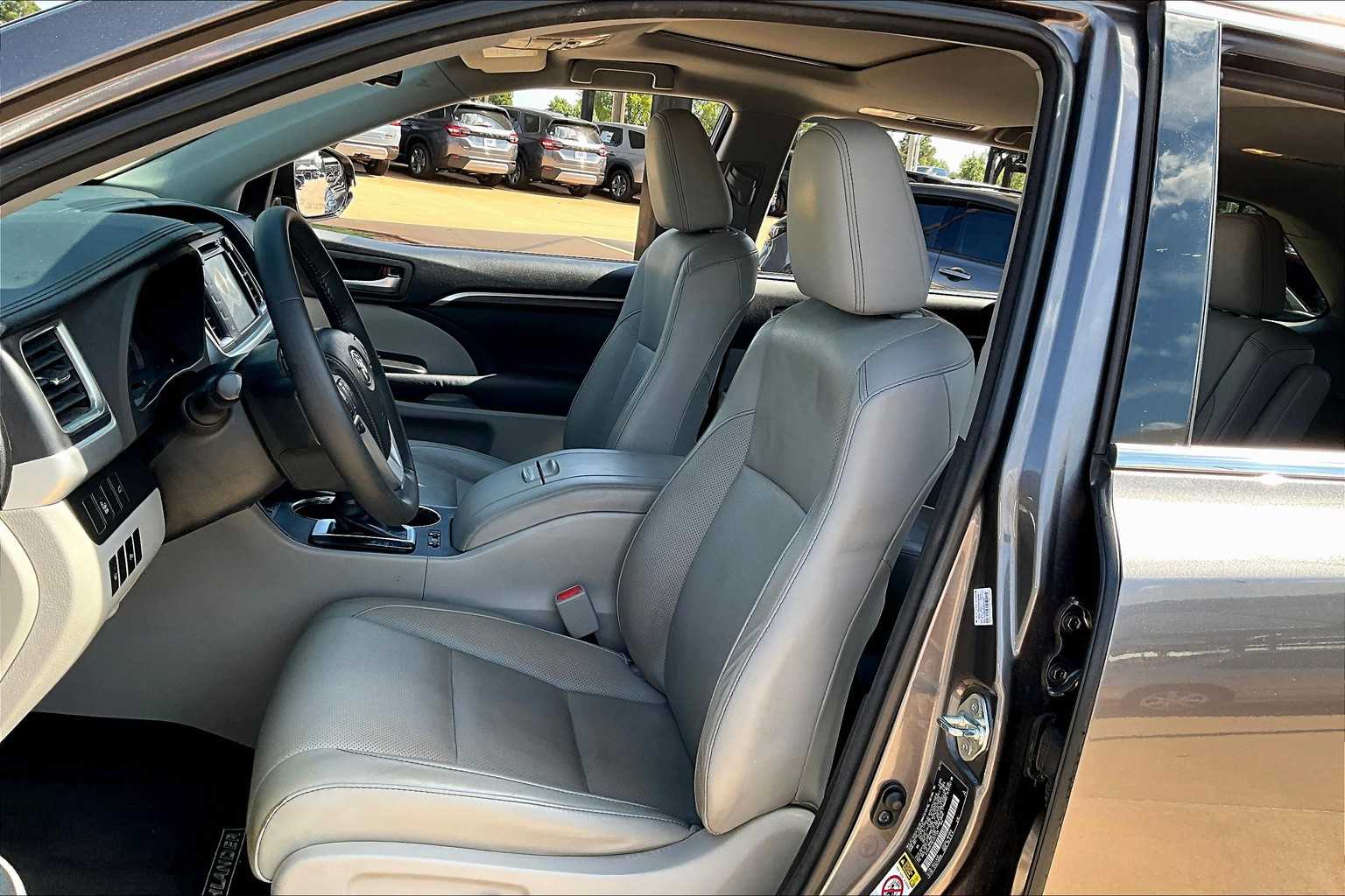 2014 Toyota Highlander Limited photo 7