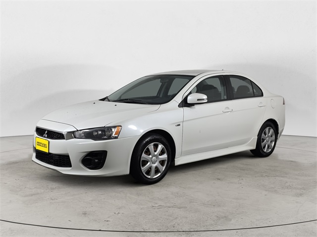 2016 Mitsubishi Lancer ES's photo