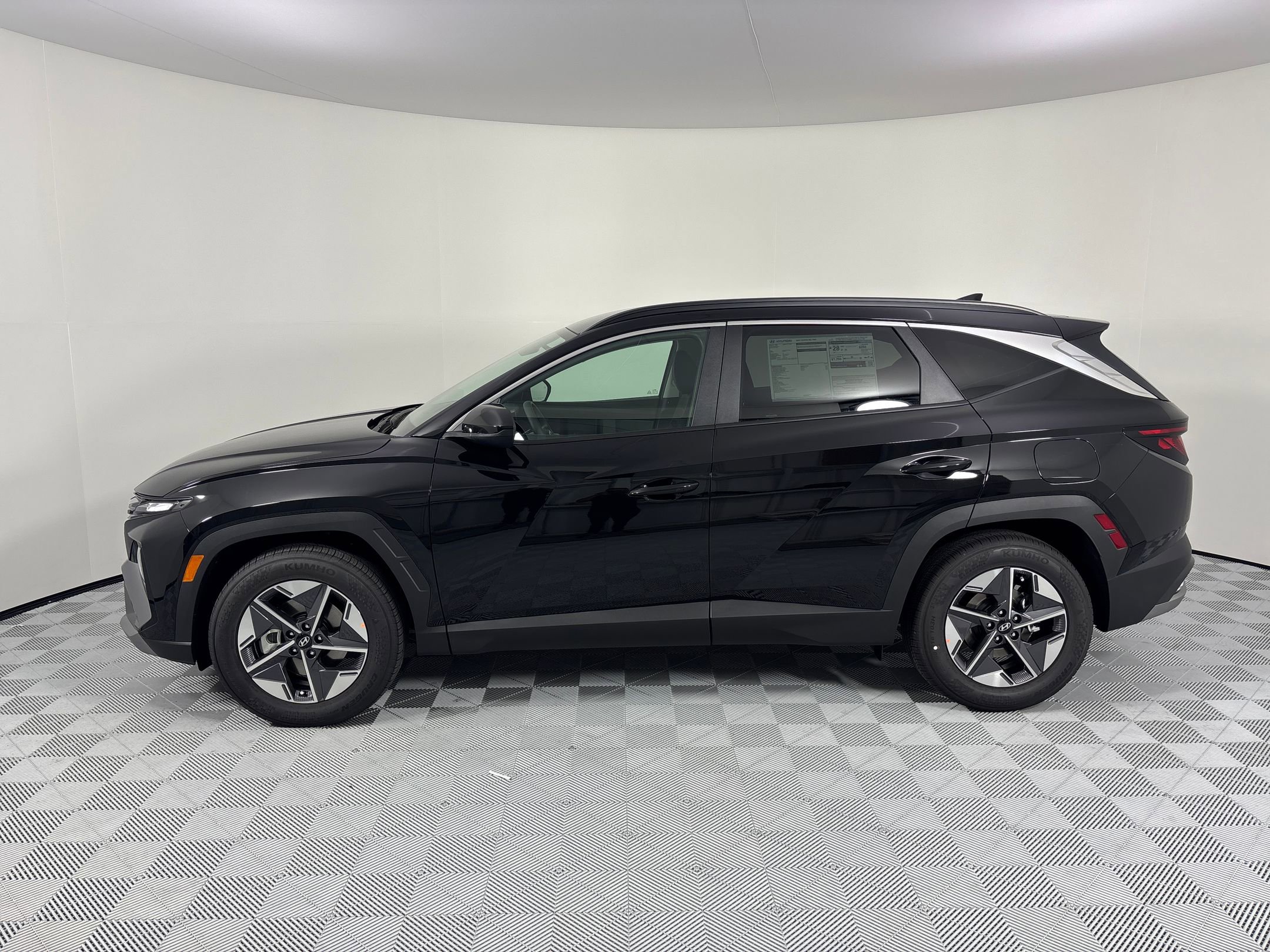 2026 Hyundai Tucson SEL photo 2