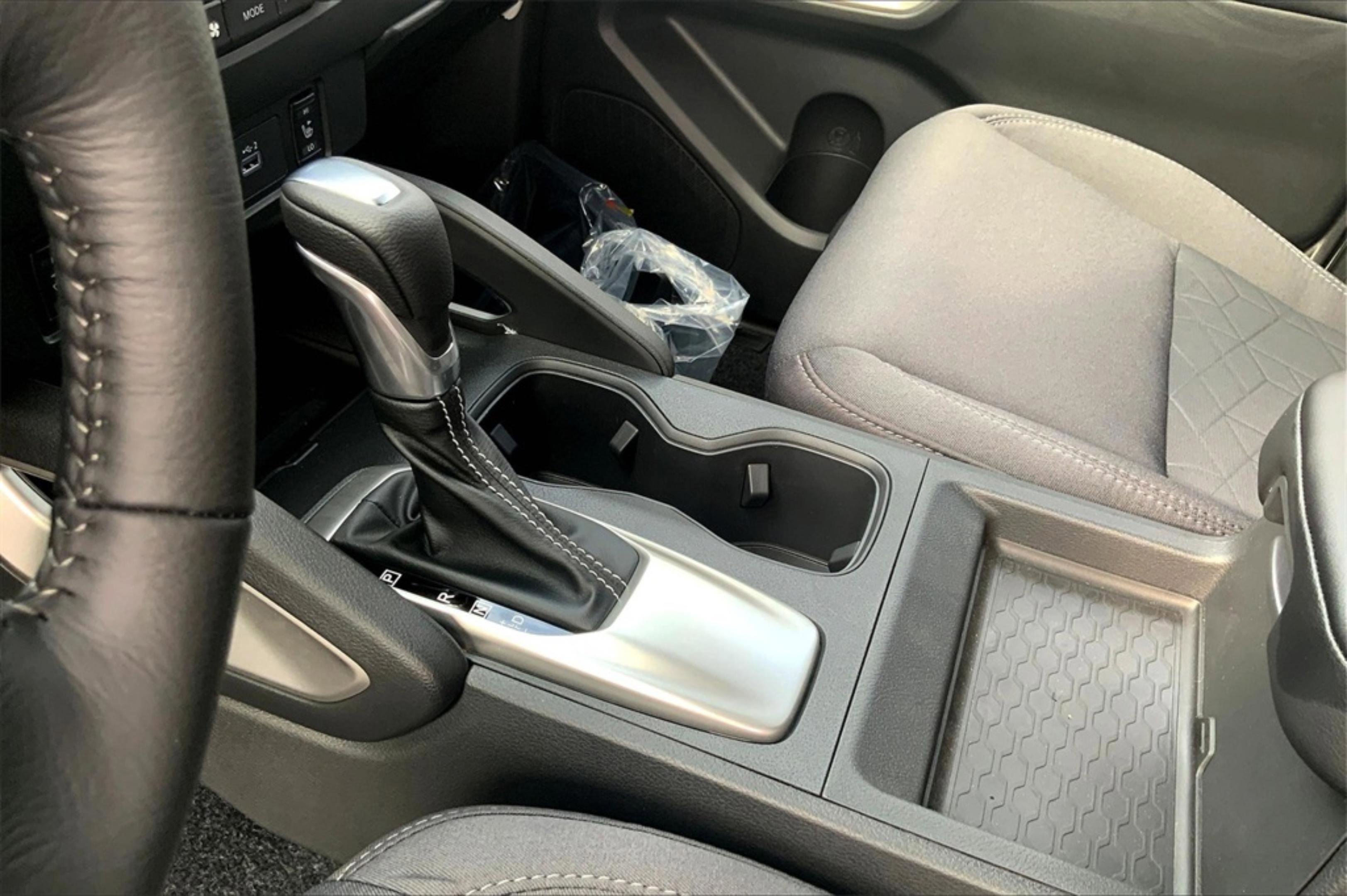 2025 Nissan Frontier SV Crew Cab photo 8