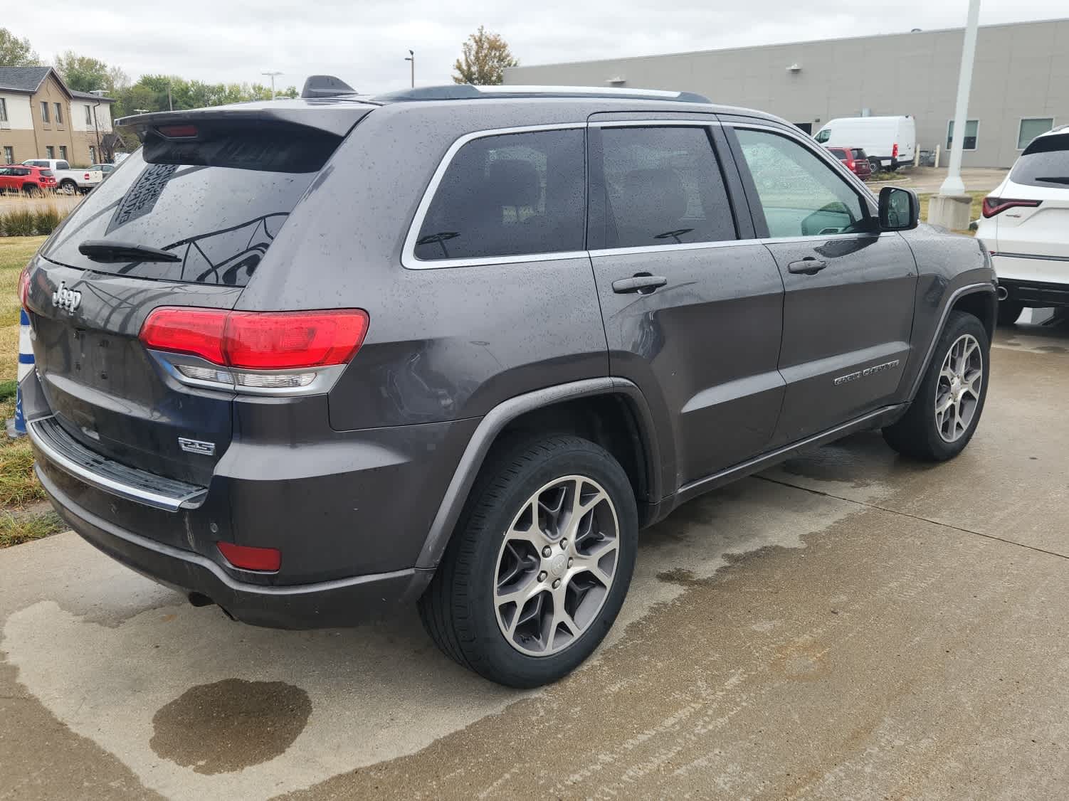 2018 Jeep Grand Cherokee Sterling Edition photo 3