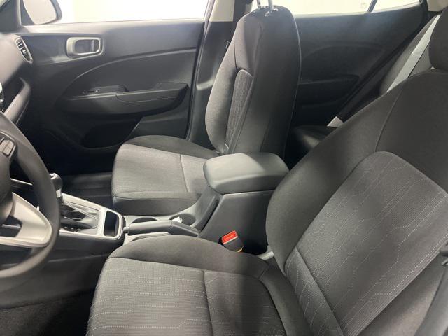 2026 Hyundai Venue SE photo 8