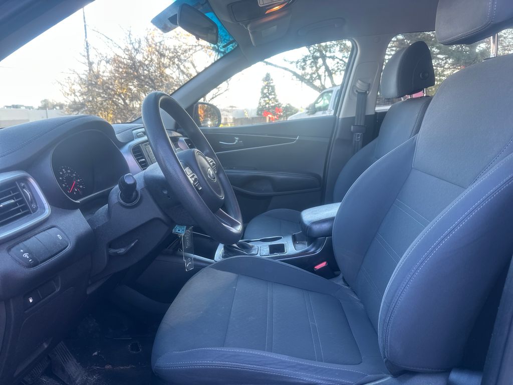 2017 Kia Sorento LX photo 3