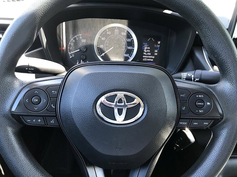 2022 Toyota Corolla LE photo 17