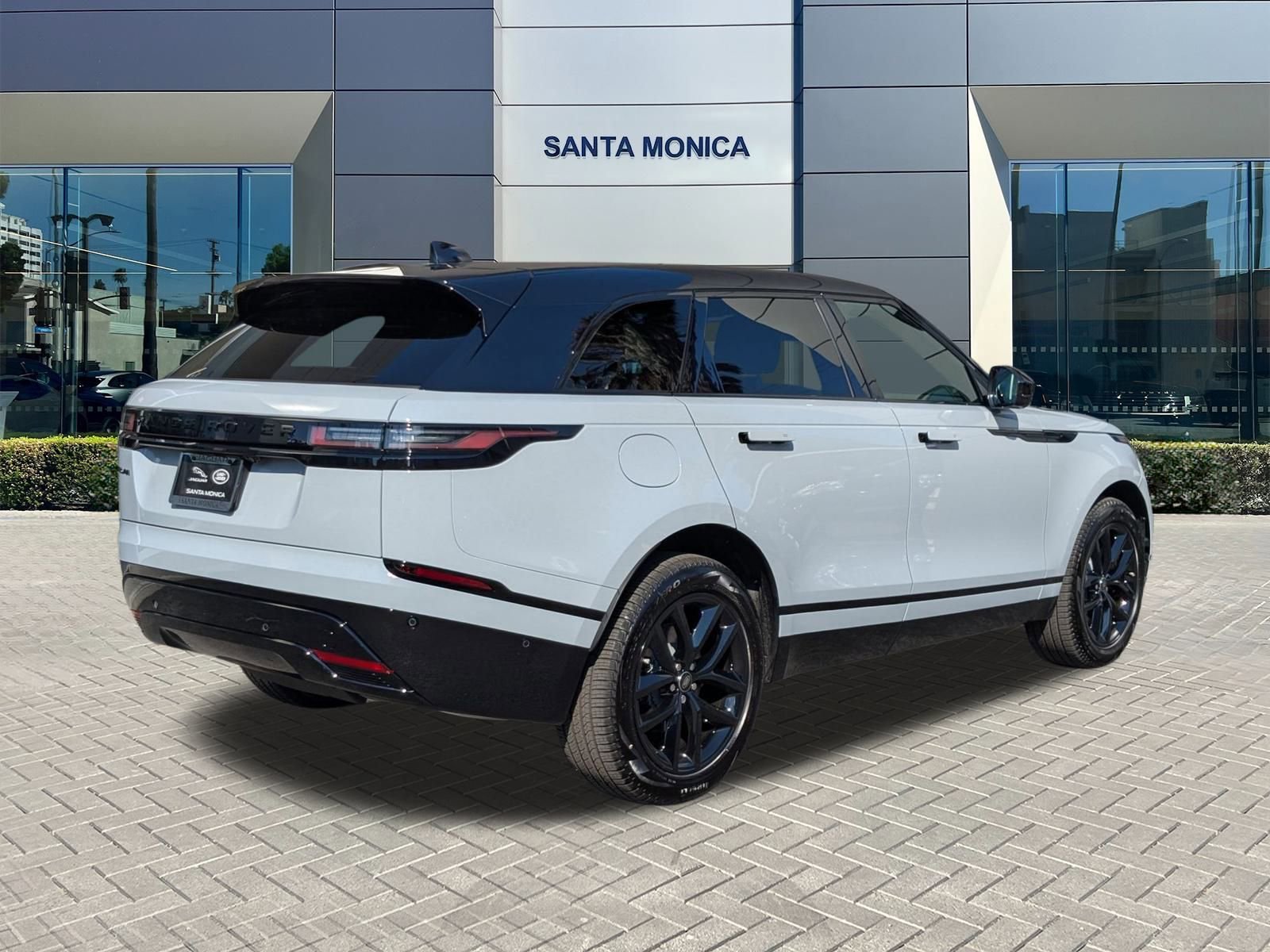 2026 Land Rover Range Rover Velar SE photo 2