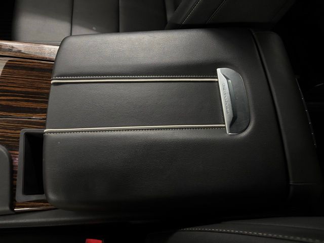 2021 Cadillac Escalade ESV Luxury photo 29