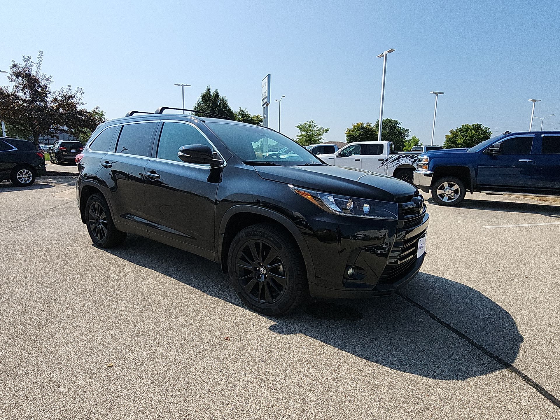 PreOwned 2019 Toyota Highlander SE SUV in West Bend W14087AA Heiser