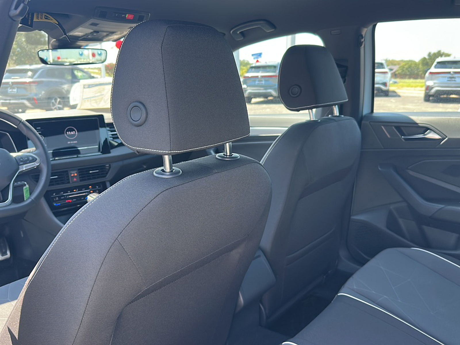 2025 Volkswagen Jetta 1.5T Sport photo 7