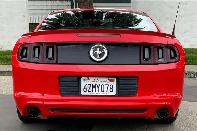 2014 Ford Mustang V6 Premium photo 4