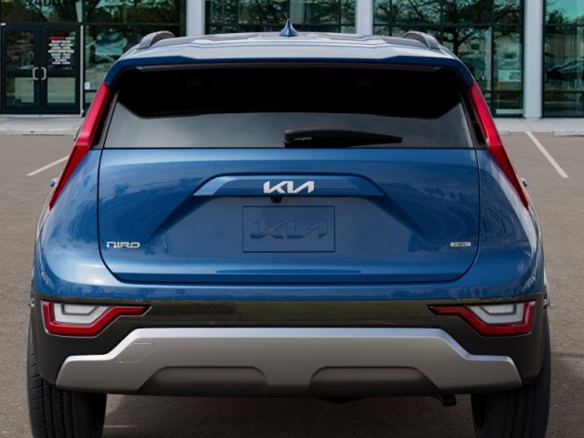 New 2025 Mineral Blue Kia SX image 13