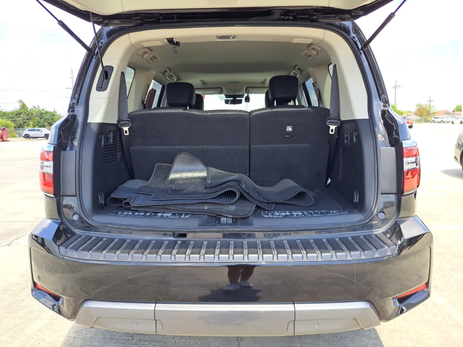 2024 Nissan Armada Platinum photo 25