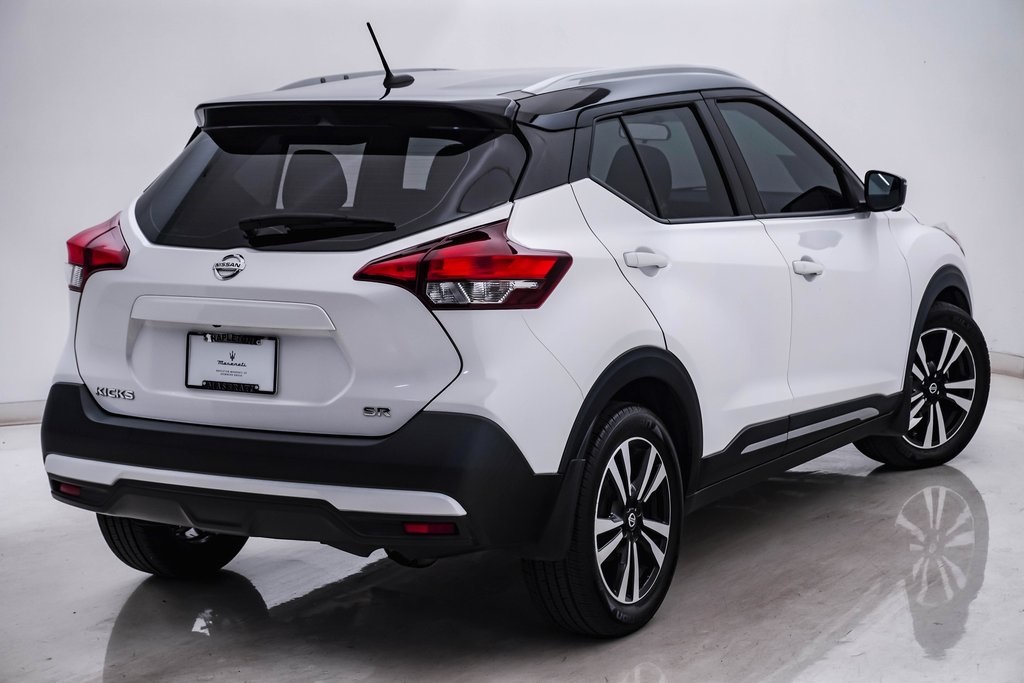 2019 Nissan Kicks SR photo 9