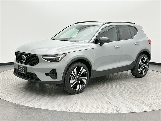 2025 Volvo XC40 Plus