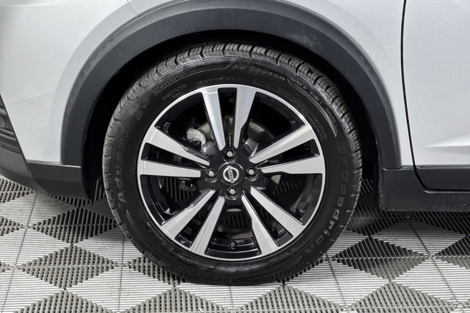 2020 Nissan Kicks SV photo 24